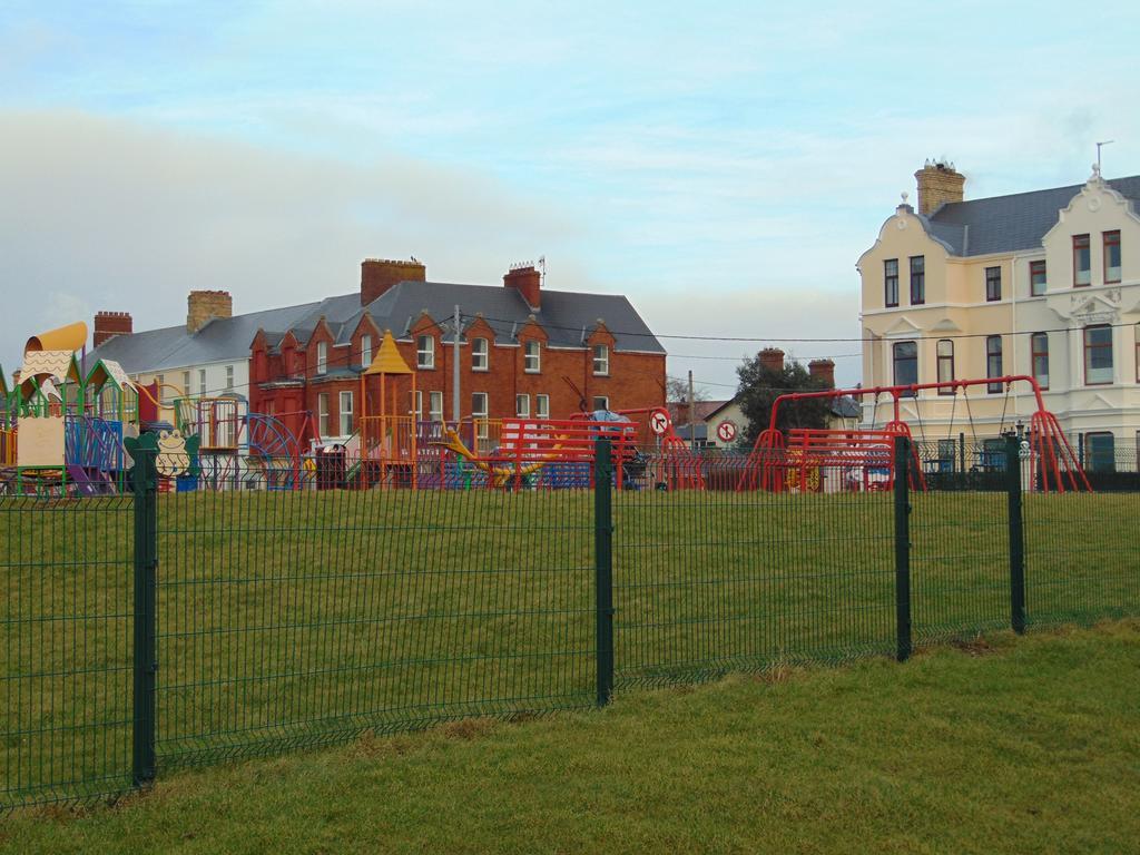 The Central, Buncrana Exterior photo